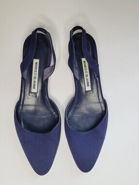 Manolo Blahnik Aspro 30mm Navy Canvas Slingback Pumps Size 38 Pointed toe Block